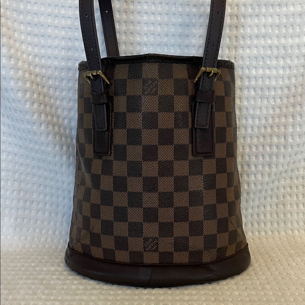 Louis Vuitton Damier Marais Ebene Shoulder bag
